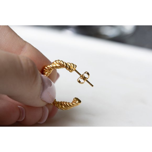 18K Bold Twisted Hoops in Gold, Minimalist Earrings, Vintage Gold Hoops - Picture 6 of 6